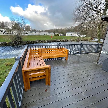 Stunning 3 Bed Riverside Cabin In Snowdonia Caeathro Luaran gambar