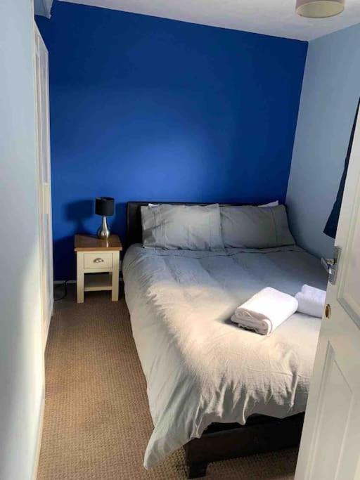 Stunning 3 Bed Riverside Cabin In Snowdonia Caeathro Luaran gambar