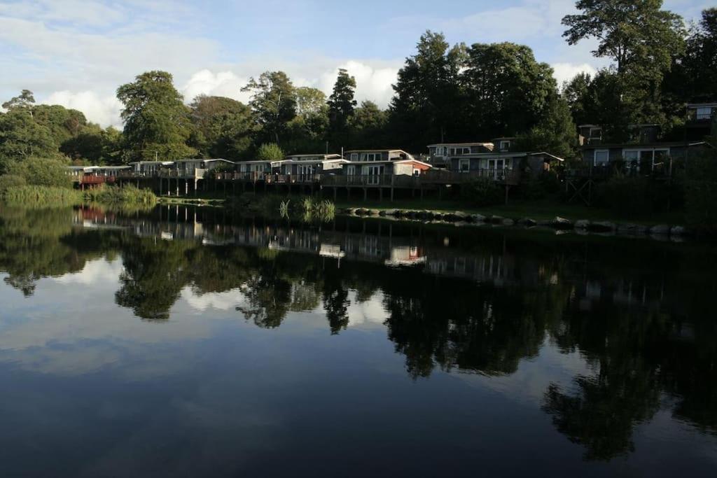 Stunning 3 Bed Riverside Cabin In Snowdonia Caeathro Luaran gambar